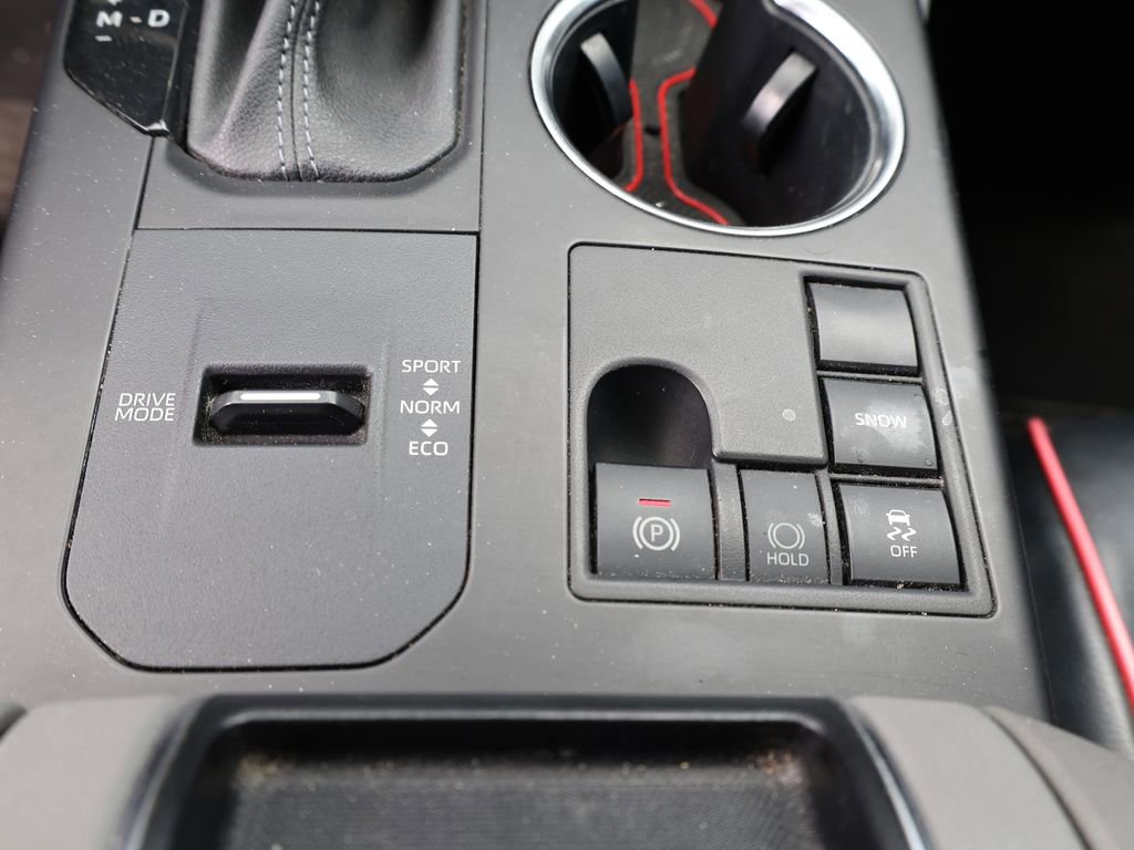 Used 2023 Toyota Highlander LE FWD image 25
