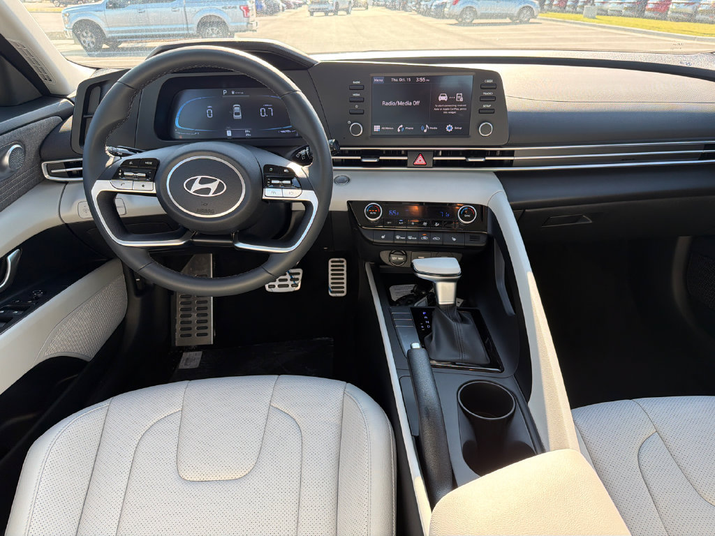 New 2026 Hyundai Elantra SEL Sport FWD image 23