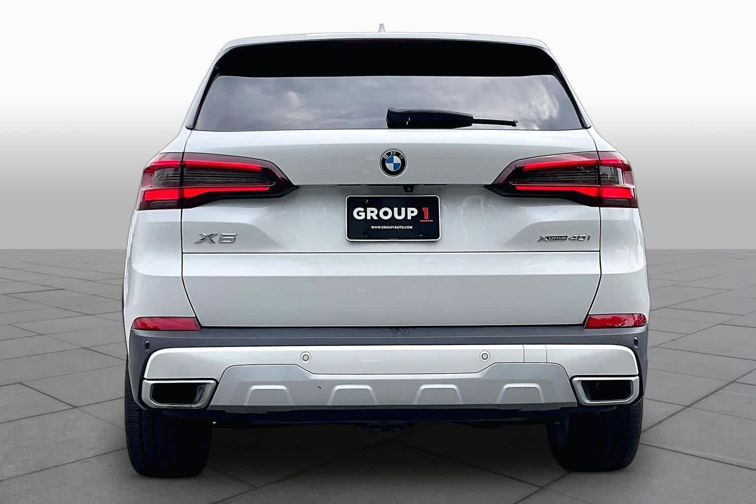 Used 2022 BMW X5 xDrive40i w/ Premium Package AWD/4WD image 4