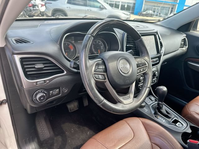 Used 2019 Jeep Cherokee Overland AWD/4WD image 12
