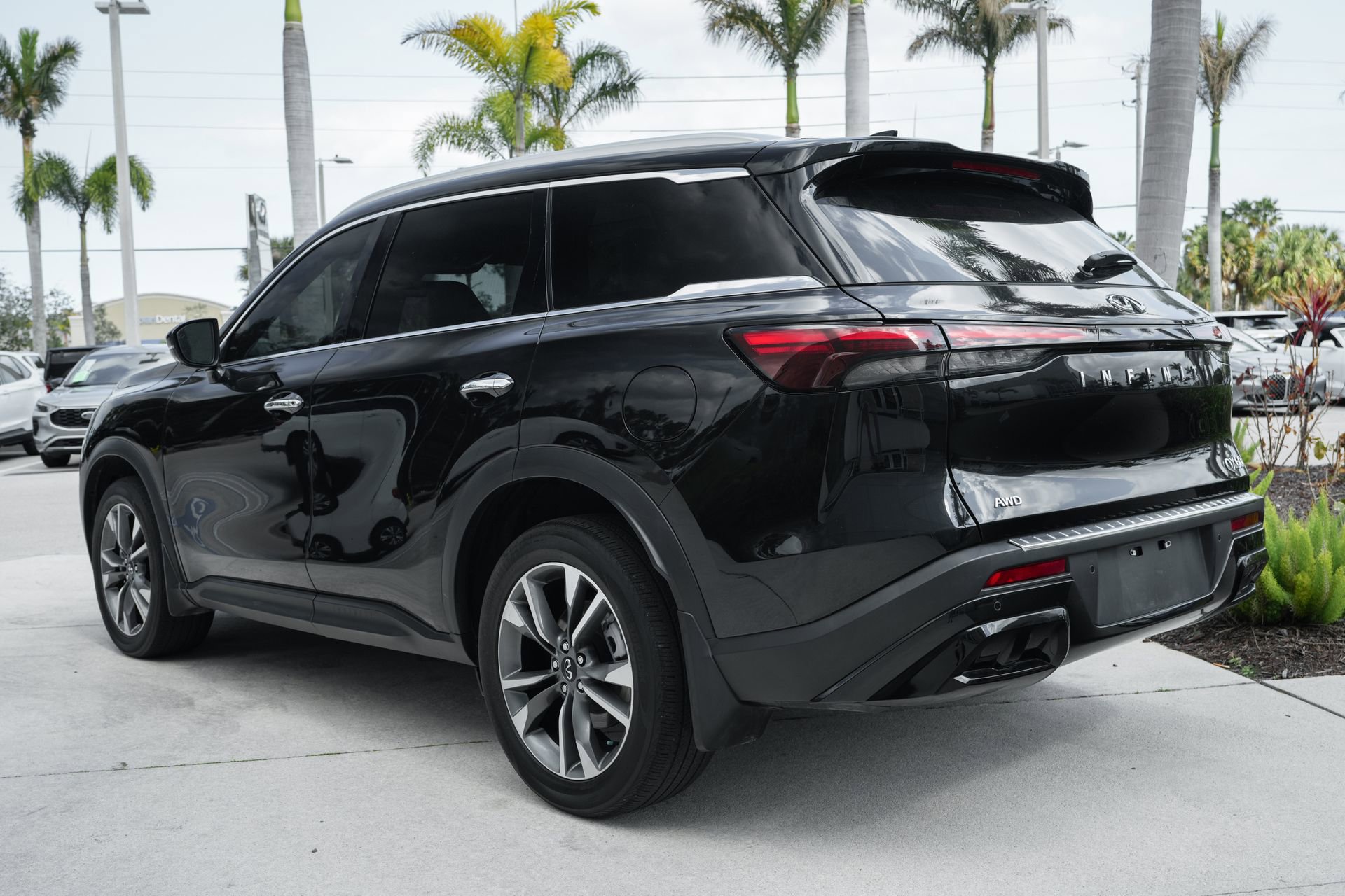 Used 2023 INFINITI QX60 Luxe w/ Cargo Package image 7