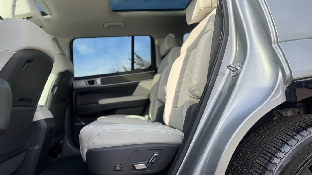 Used 2024 Hyundai Santa Fe Calligraphy image 20