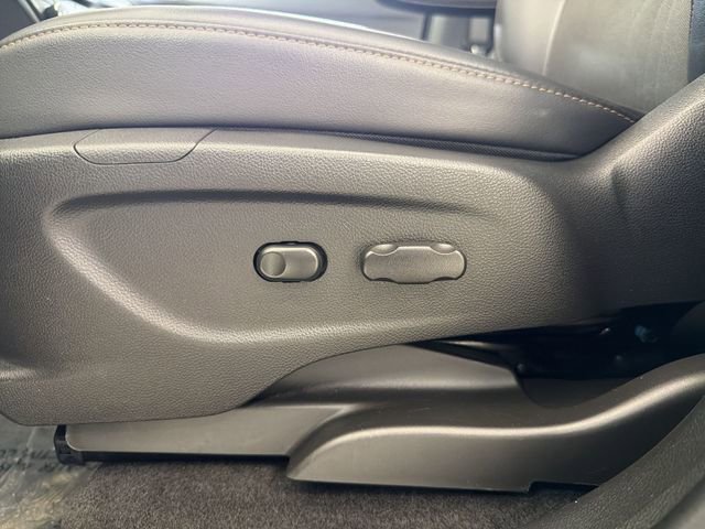 Certified 2022 Chevrolet Trax LT w/ LT Convenience Package image 20