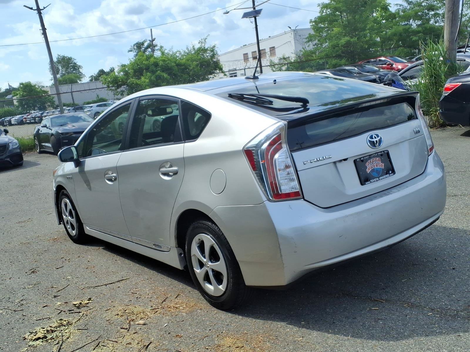 Used 2014 Toyota Prius Four FWD image 4