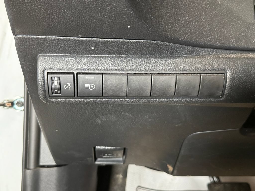 Used 2023 Toyota Corolla XSE FWD image 18