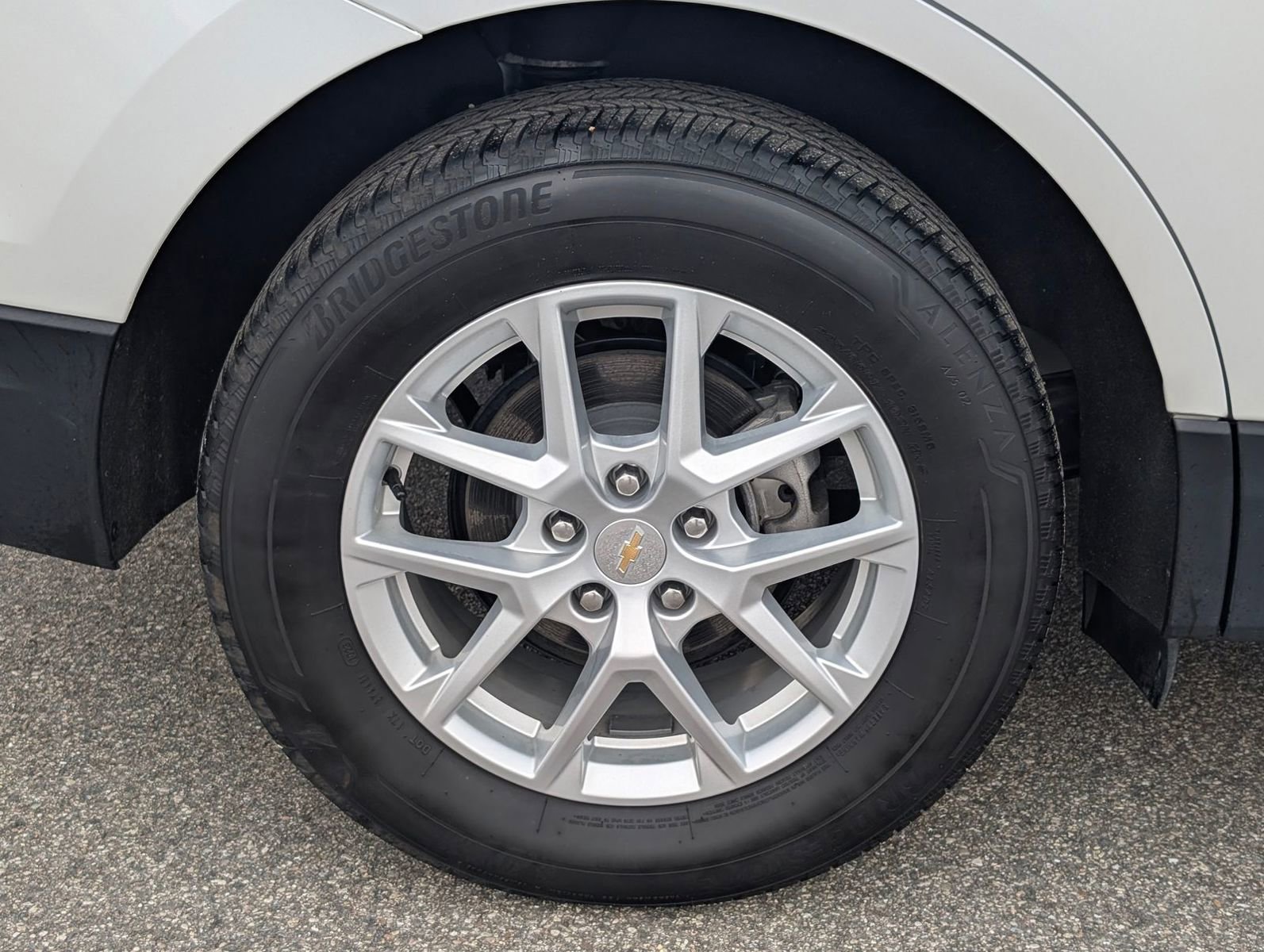 Used 2024 Chevrolet Equinox LT image 36