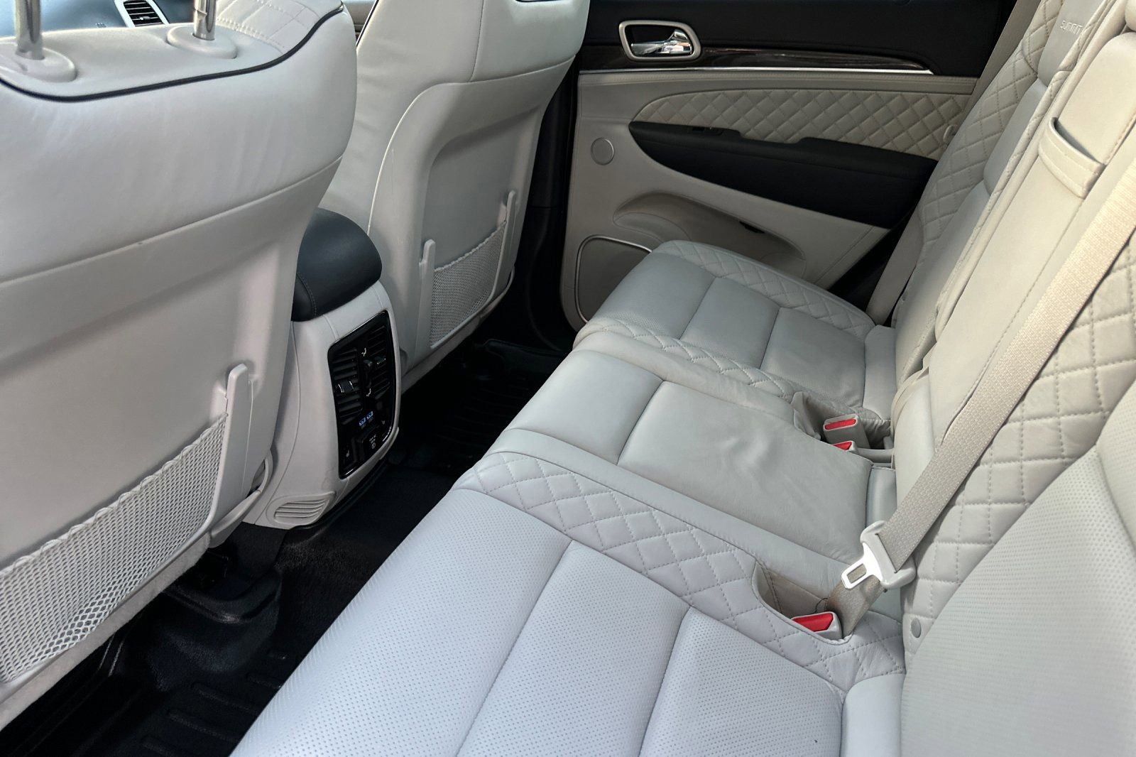 Used 2020 Jeep Grand Cherokee Summit image 13