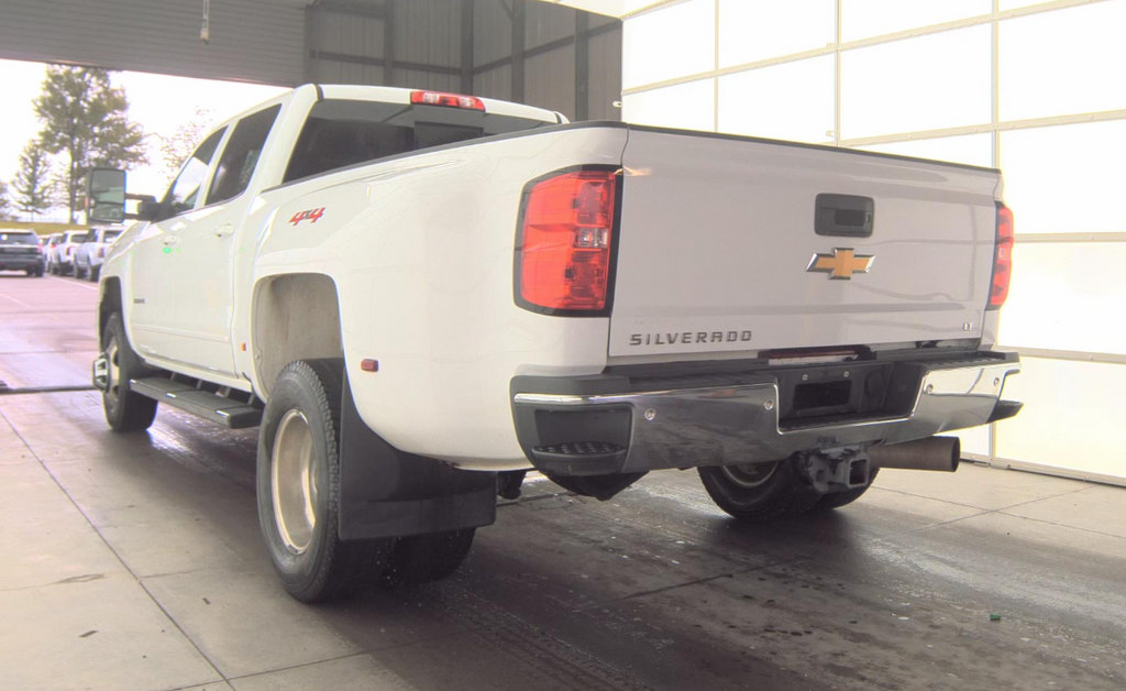 Used 2019 Chevrolet Silverado 3500 LT w/ LT Convenience Package AWD/4WD image 5