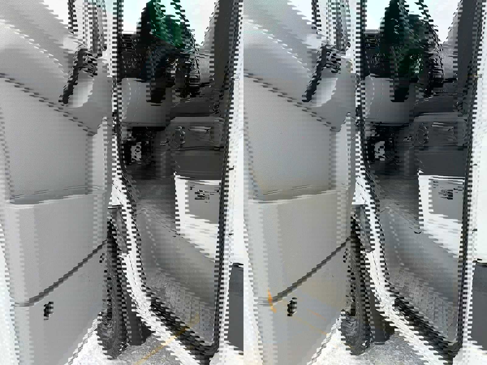 Used 2016 Freightliner Sprinter 2500 image 20