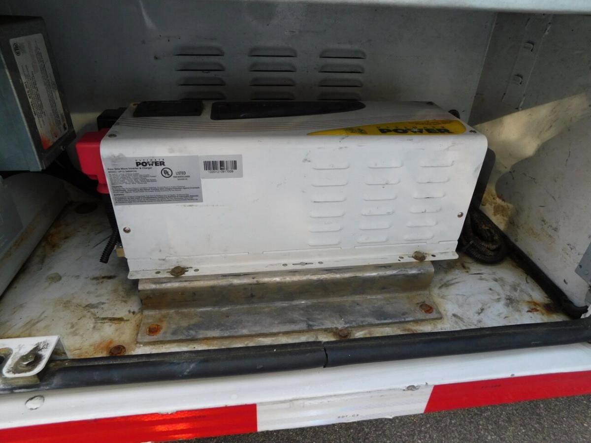 Used 2011 Ford F550 2WD Regular Cab Super Duty w/ PWR Equipment Group image 25