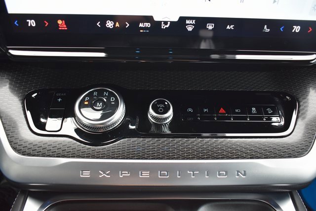 Used 2025 Ford Expedition Platinum w/ Stealth Performance Package image 28