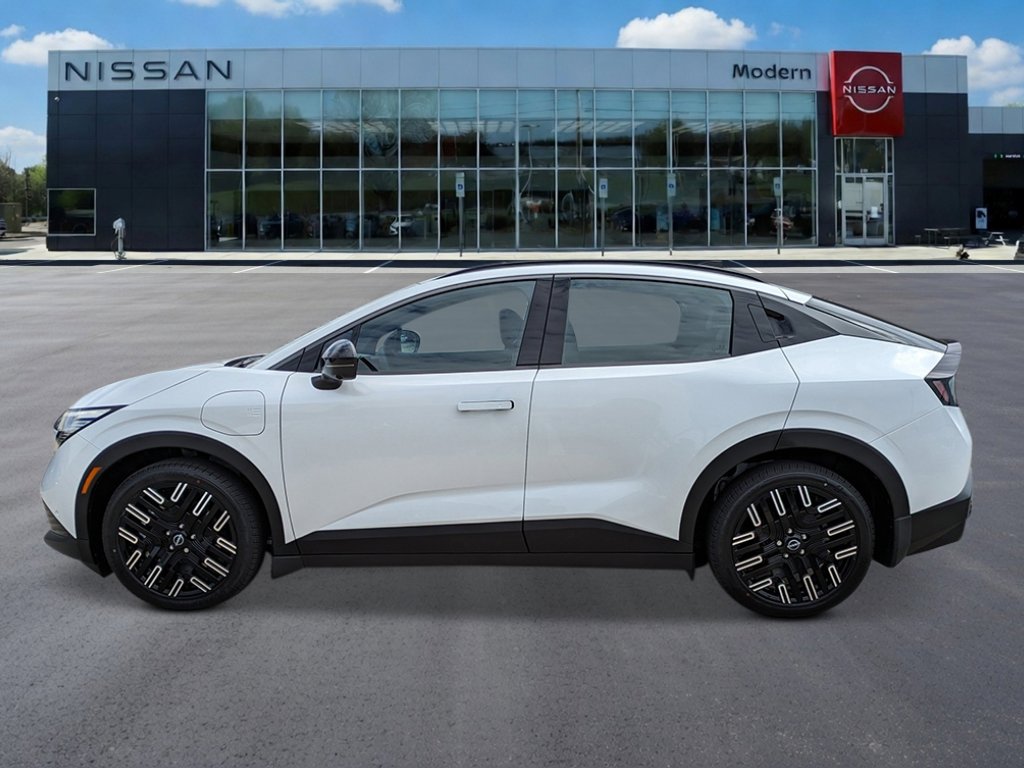 New 2026 Nissan Leaf Platinum+ w/ Cargo Package (Platinum+) image 2