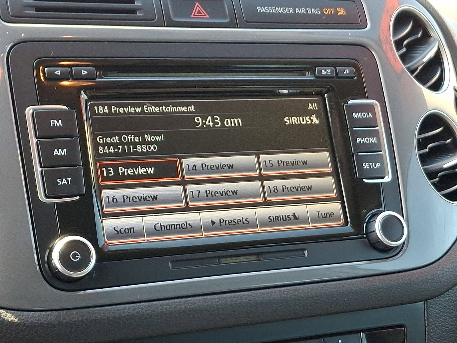 Used 2015 Volkswagen Tiguan SE image 16