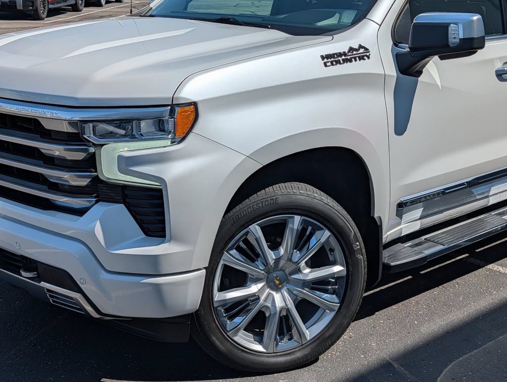 Used 2023 Chevrolet Silverado 1500 High Country w/ High Country Premium Package AWD/4WD image 28