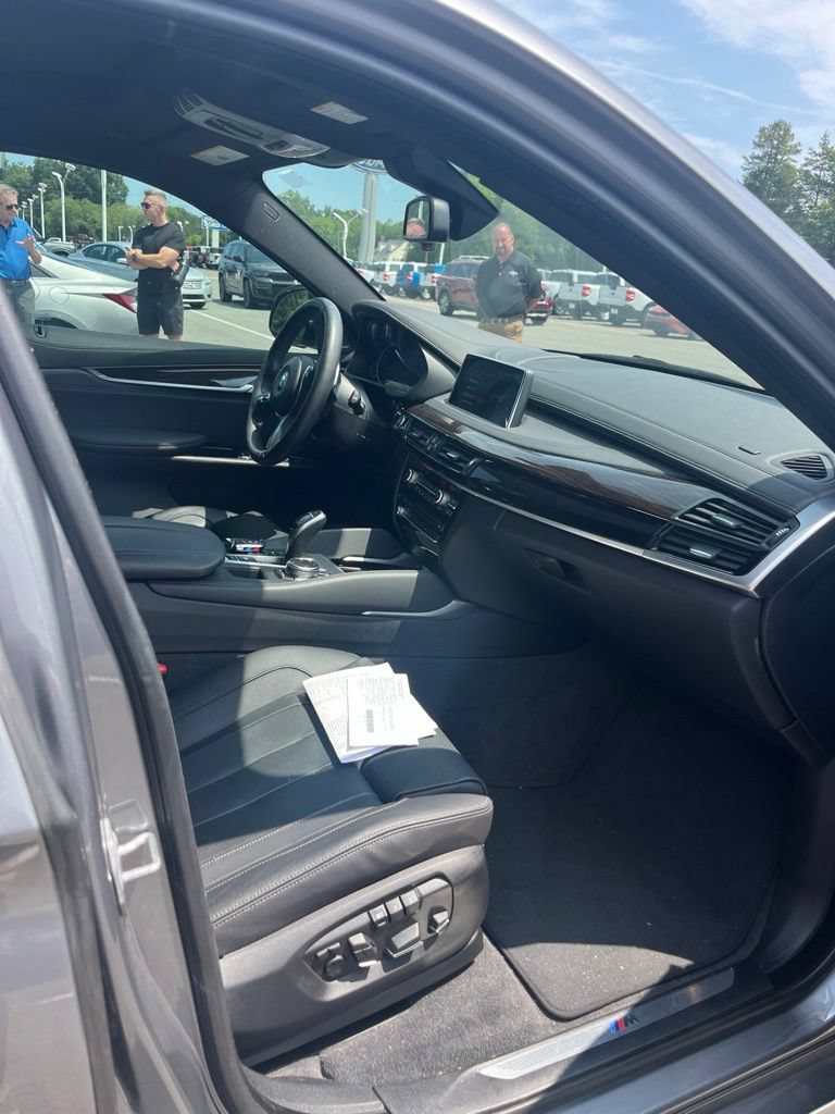 Used 2019 BMW X6 xDrive35i w/ M Sport Package AWD/4WD image 11