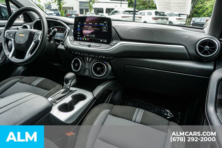 Used 2025 Chevrolet Blazer LT FWD image 23
