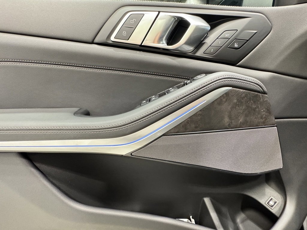 Used 2026 BMW X5 xDrive50e w/ Climate Comfort Package image 26