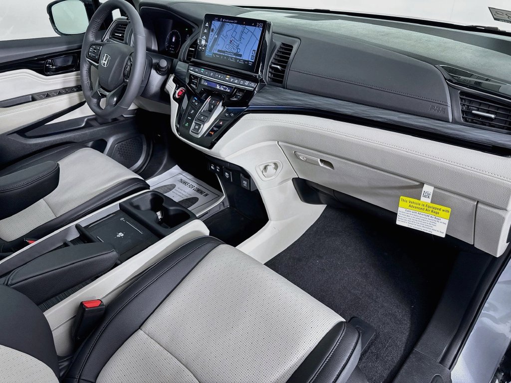 Used 2026 Honda Odyssey Elite image 40