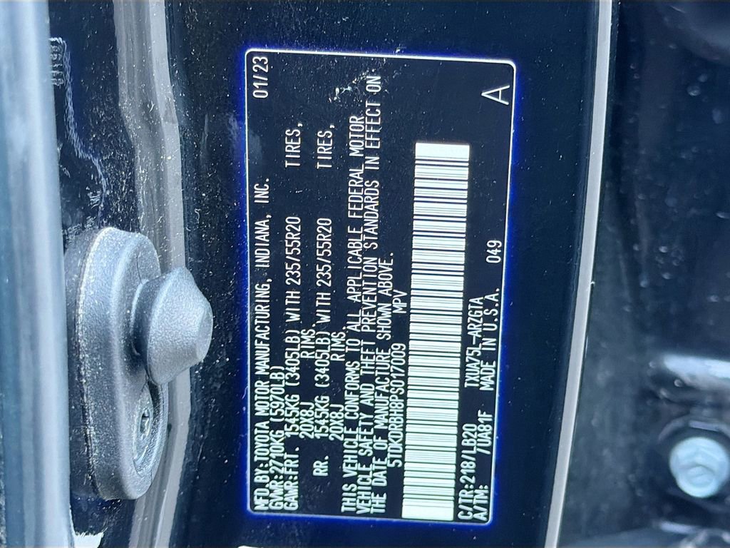 Used 2023 Toyota Highlander Limited image 48