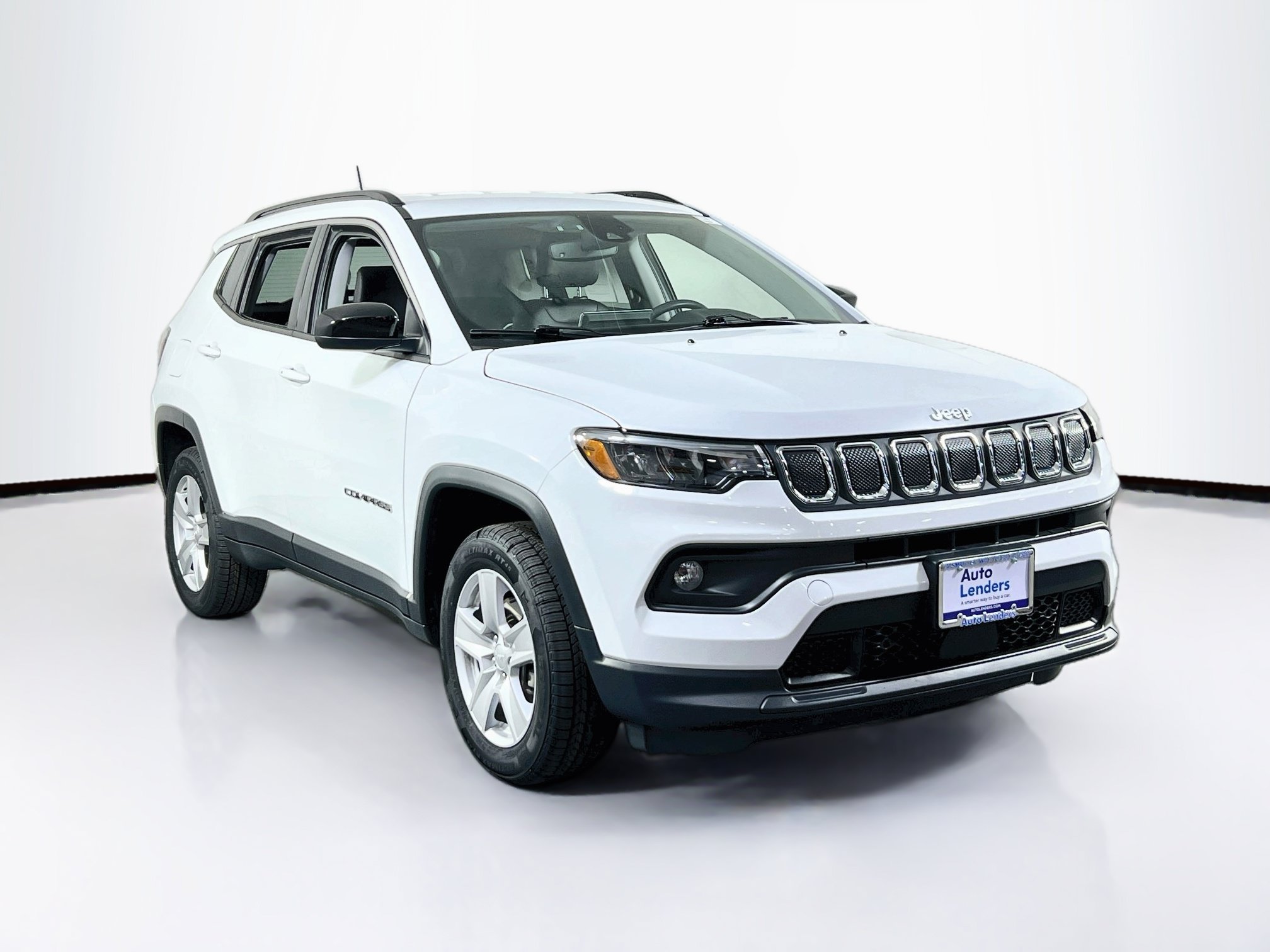 Used 2022 Jeep Compass Latitude w/ Convenience Group AWD/4WD image 3