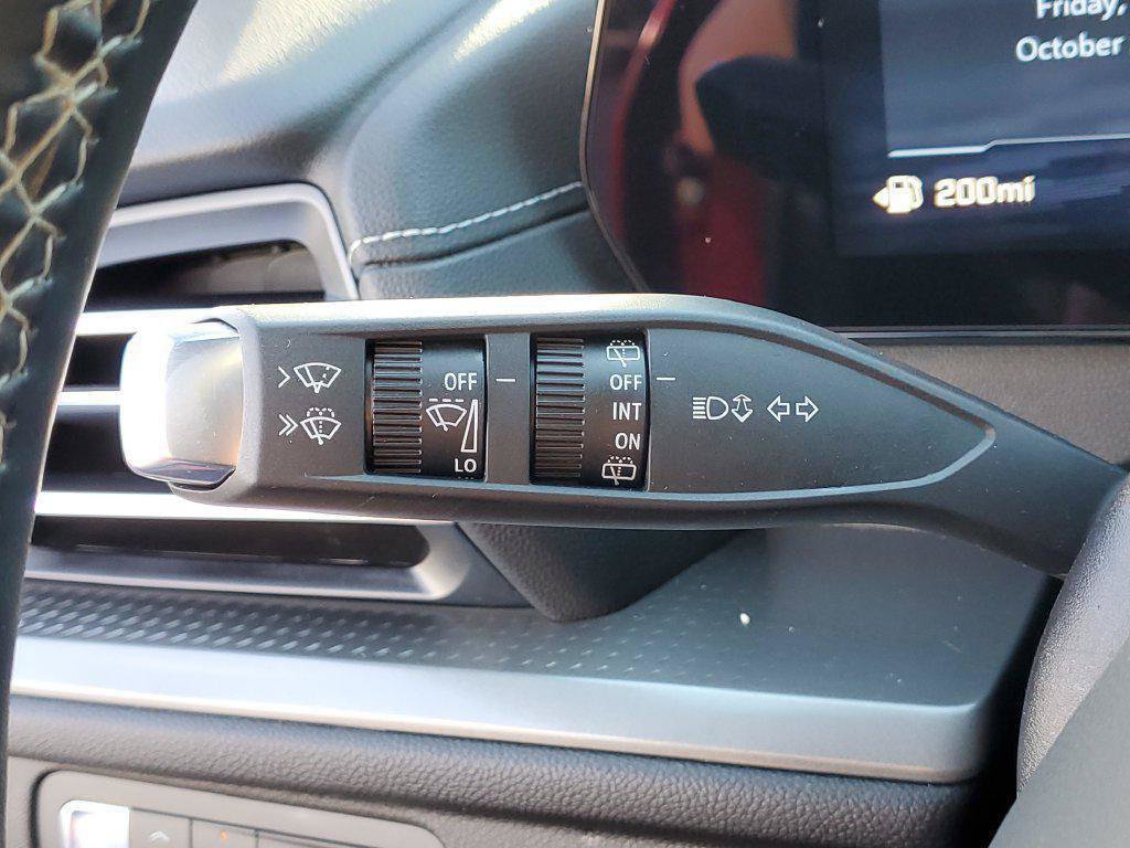 Used 2024 Chevrolet Traverse LT FWD image 11