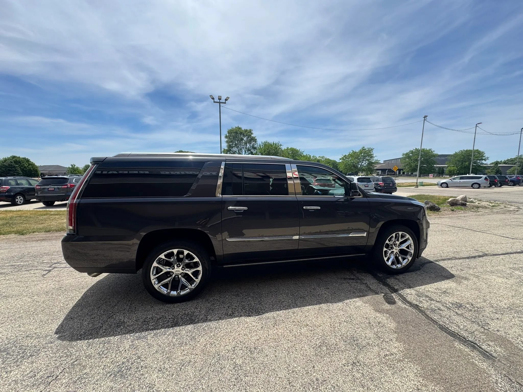 Used 2016 Cadillac Escalade ESV Platinum AWD/4WD image 6