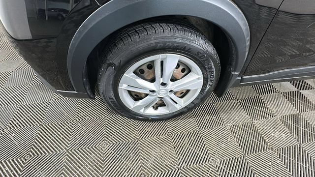 Used 2020 Nissan Kicks S FWD image 9