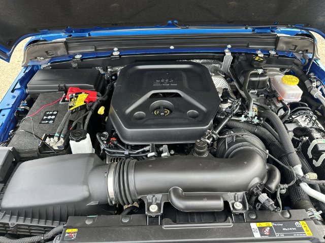Used 2025 Jeep Wrangler Sport AWD/4WD image 20