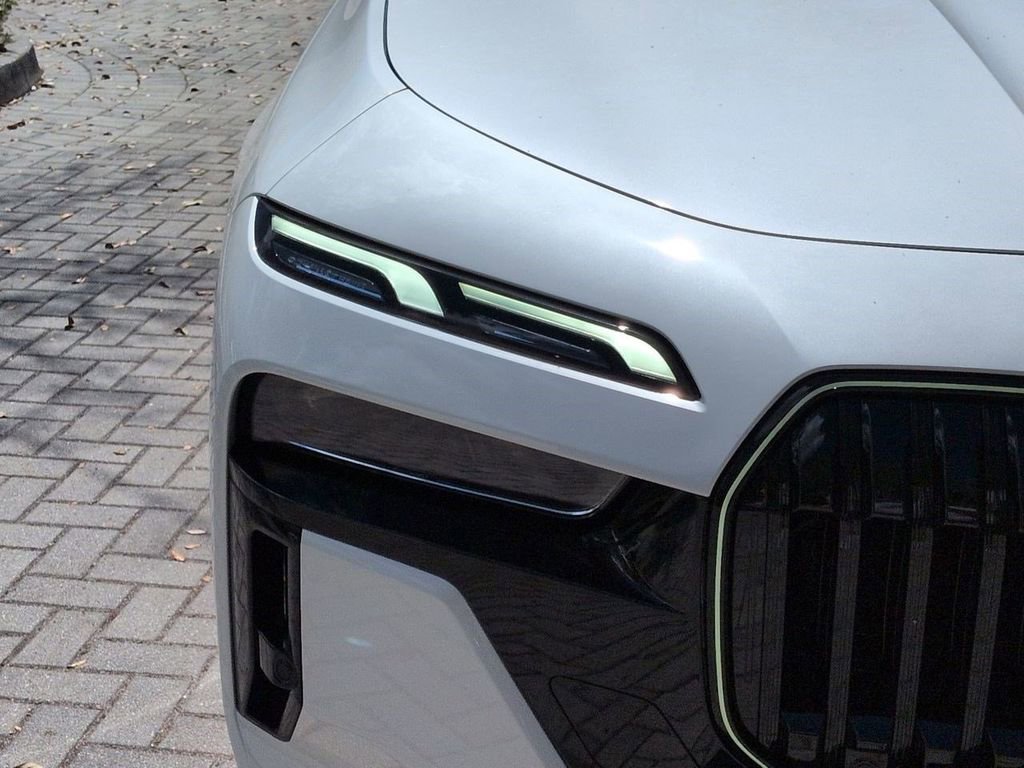 New 2026 BMW 760i xDrive image 10