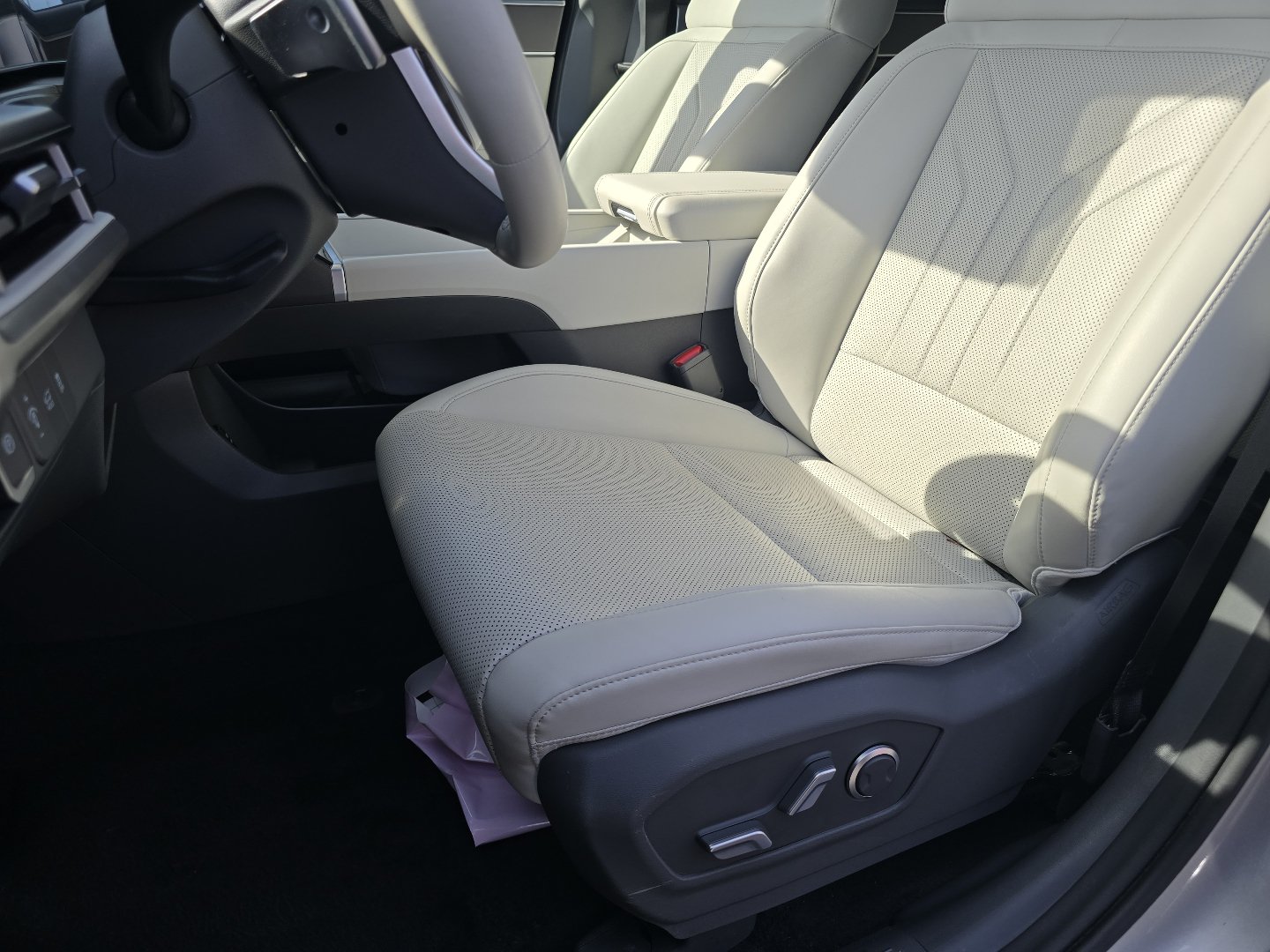 Used 2025 Hyundai Santa Fe SEL AWD/4WD image 35