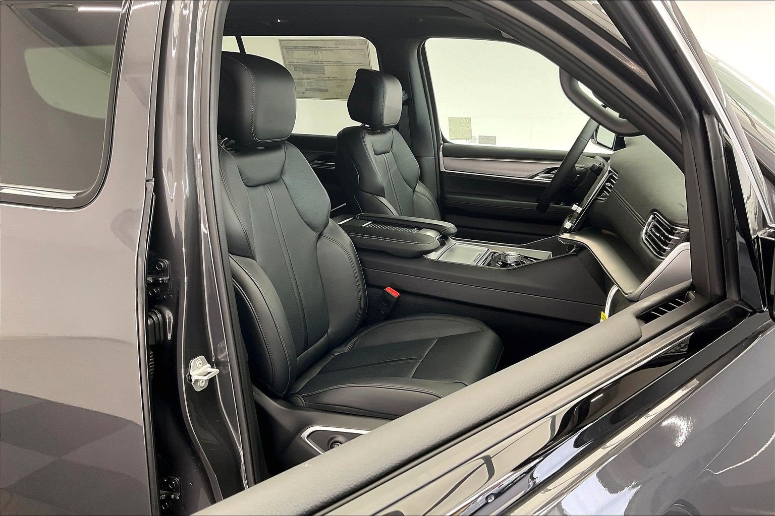 New 2026 Jeep Grand Wagoneer 4WD w/ Premium Group I image 9