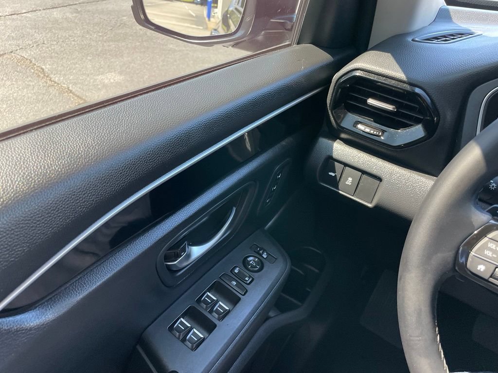 Certified 2025 Honda Pilot Touring image 23
