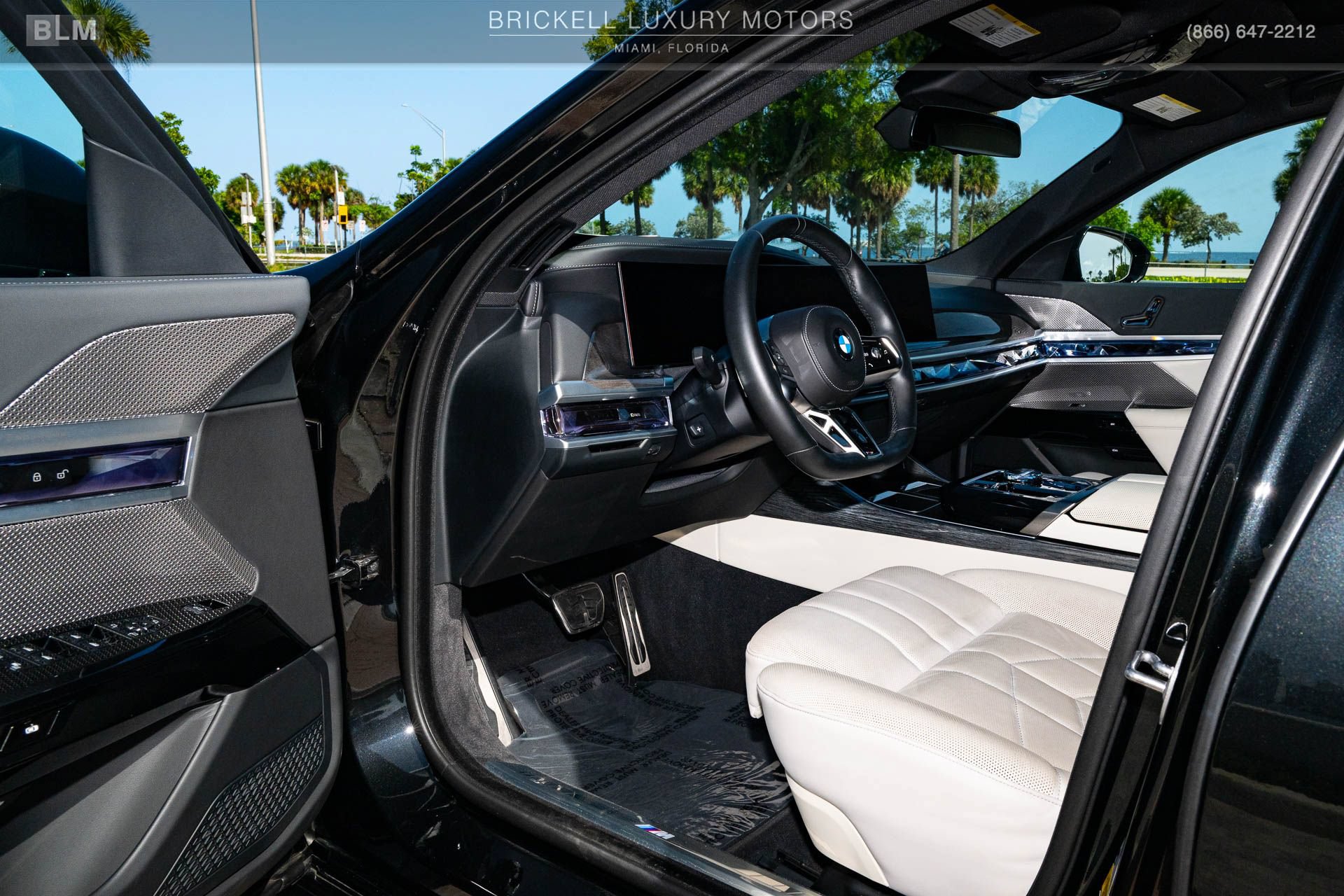Used 2024 BMW 760i xDrive AWD/4WD image 7