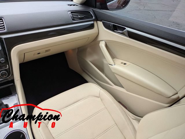 Used 2019 Volkswagen Passat 2.0T SE R-Line FWD image 19