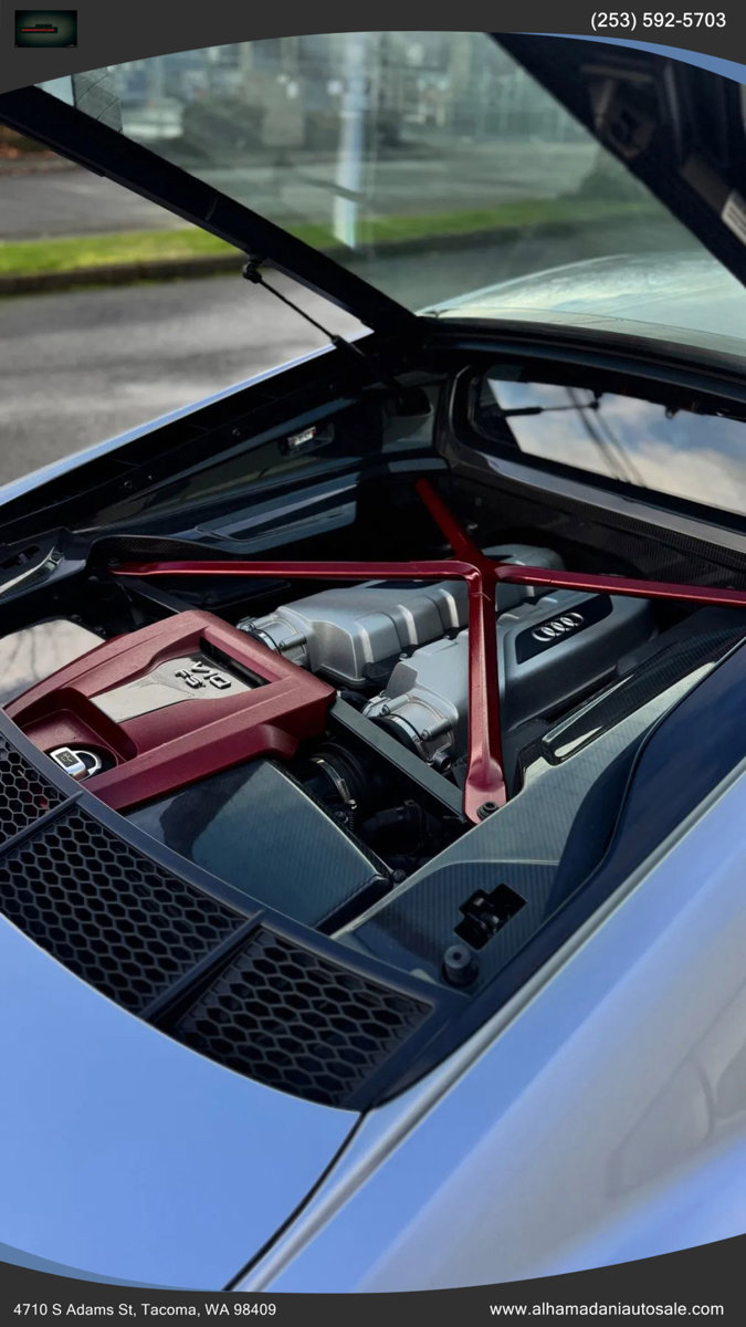 Used 2017 Audi R8 V10 w/ Carbon Exterior Package image 19