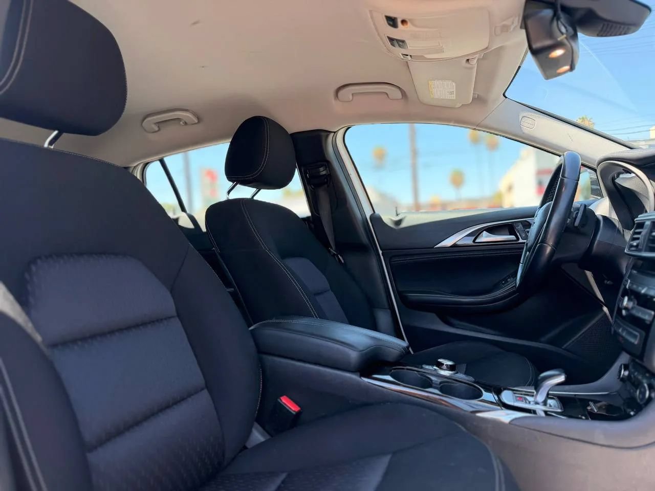 Used 2018 INFINITI QX30 FWD image 33