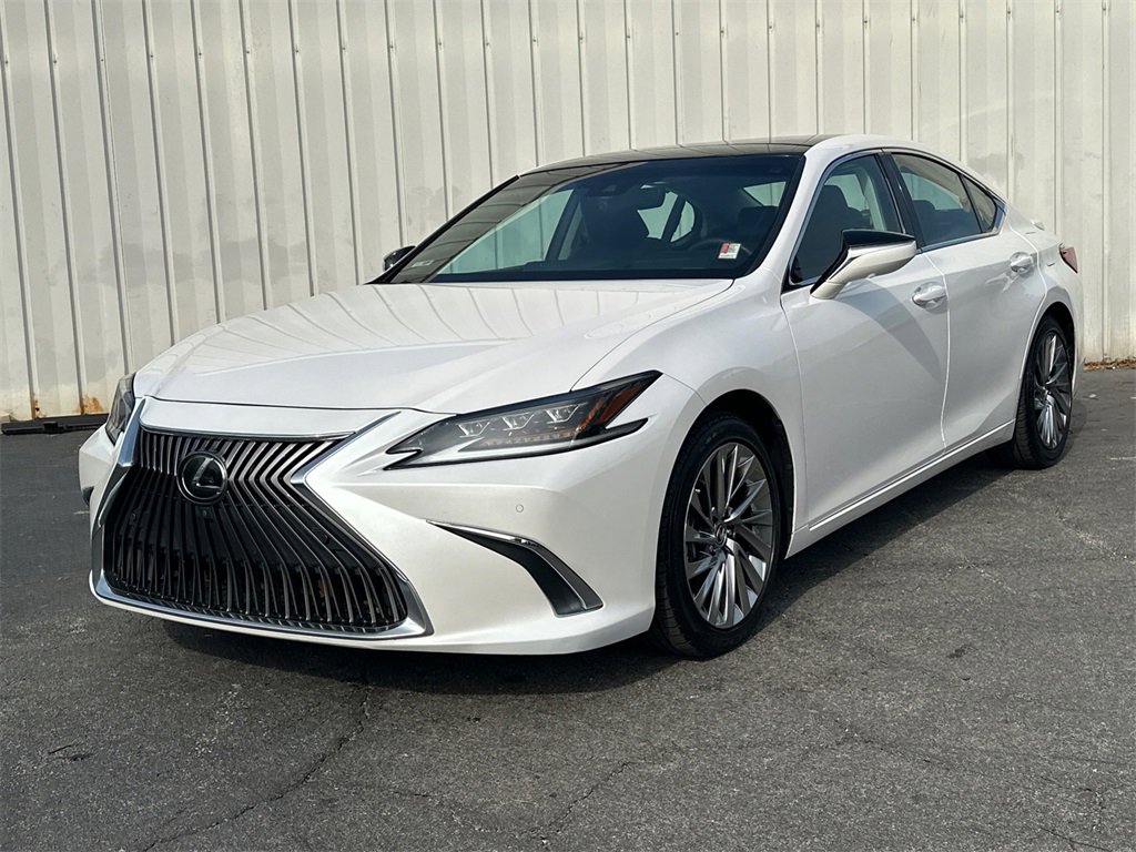 Used 2019 Lexus ES 350 Ultra Luxury w/ Accessory Package image 2