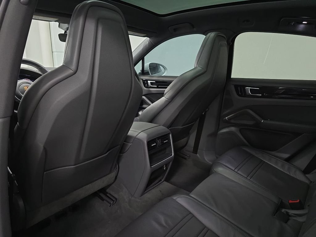 Certified 2020 Porsche Cayenne AWD/4WD image 28