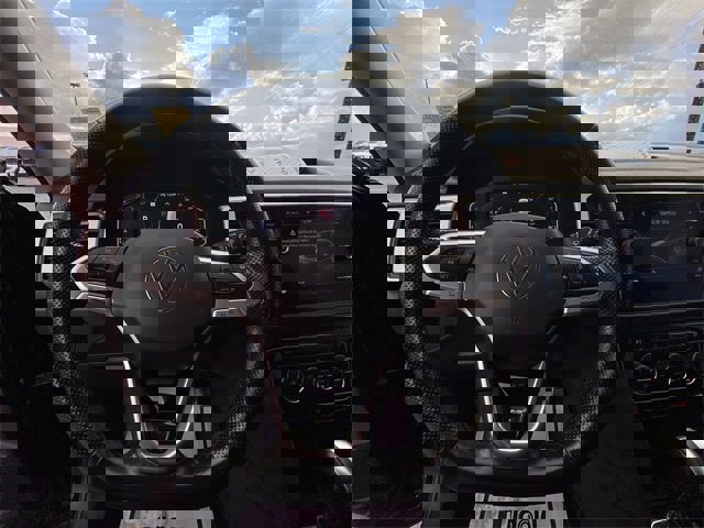 Used 2022 Volkswagen Atlas SEL Premium image 14