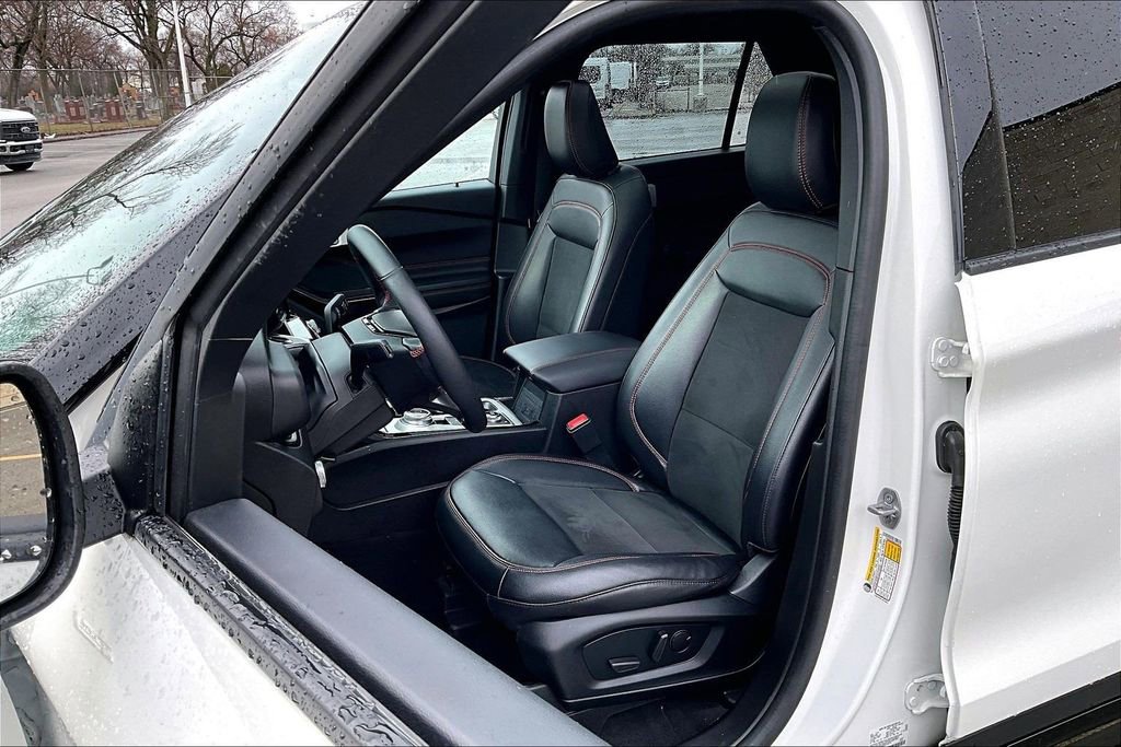 Certified 2022 Ford Explorer ST-Line w/ Class IV Trailer Tow Package AWD/4WD image 24