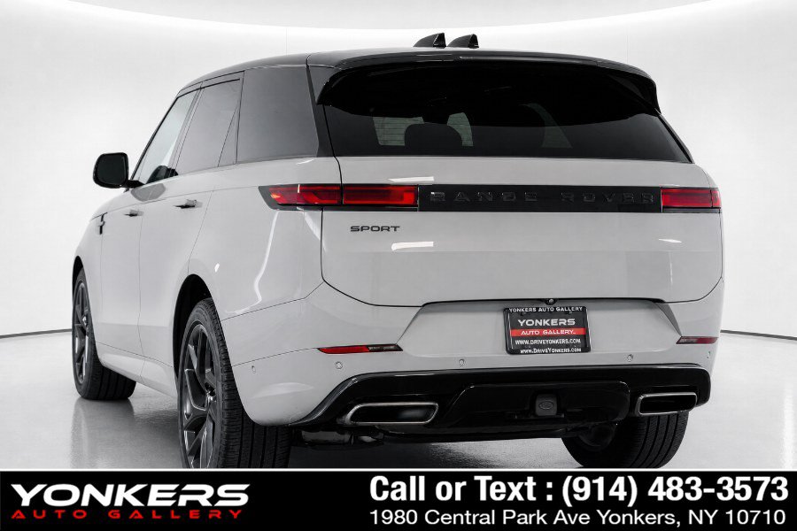 Used 2024 Land Rover Range Rover Sport Dynamic SE AWD/4WD image 9