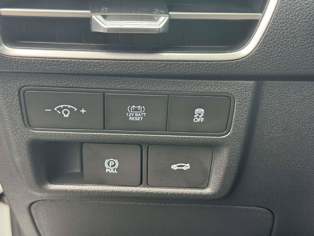 Used 2025 Hyundai Sonata SEL FWD image 19