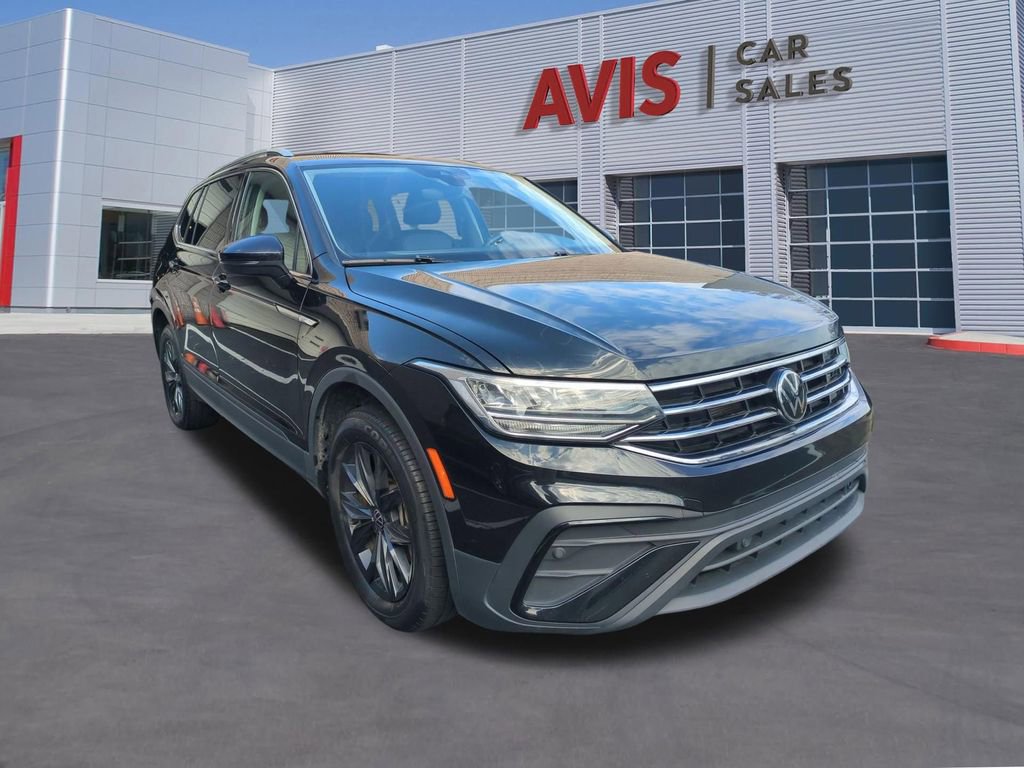 Used 2024 Volkswagen Tiguan SE image 3