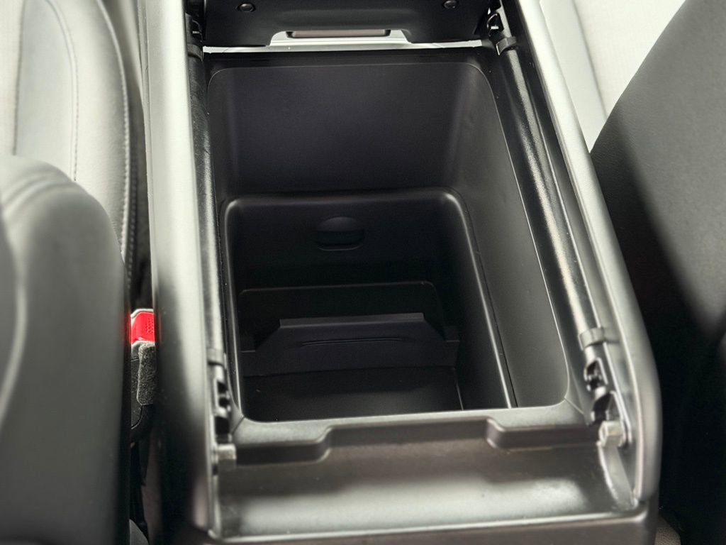 Used 2025 Hyundai Santa Fe Limited AWD/4WD image 12