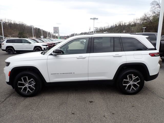Certified 2023 Jeep Grand Cherokee Limited image 2