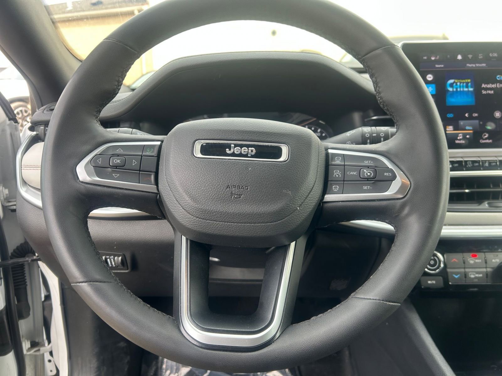Used 2025 Jeep Compass Limited AWD/4WD image 29
