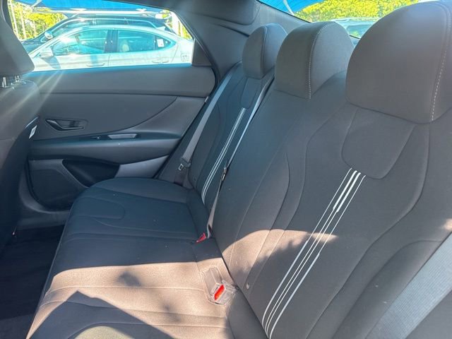Used 2025 Hyundai Elantra SEL FWD image 12