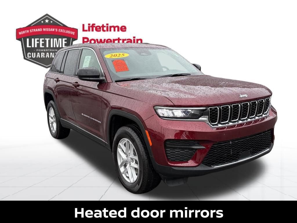 Used 2025 Jeep Grand Cherokee Laredo X image 11