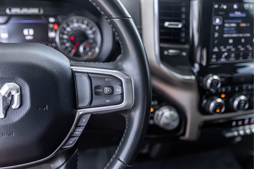 Used 2022 RAM 1500 Laramie AWD/4WD image 15
