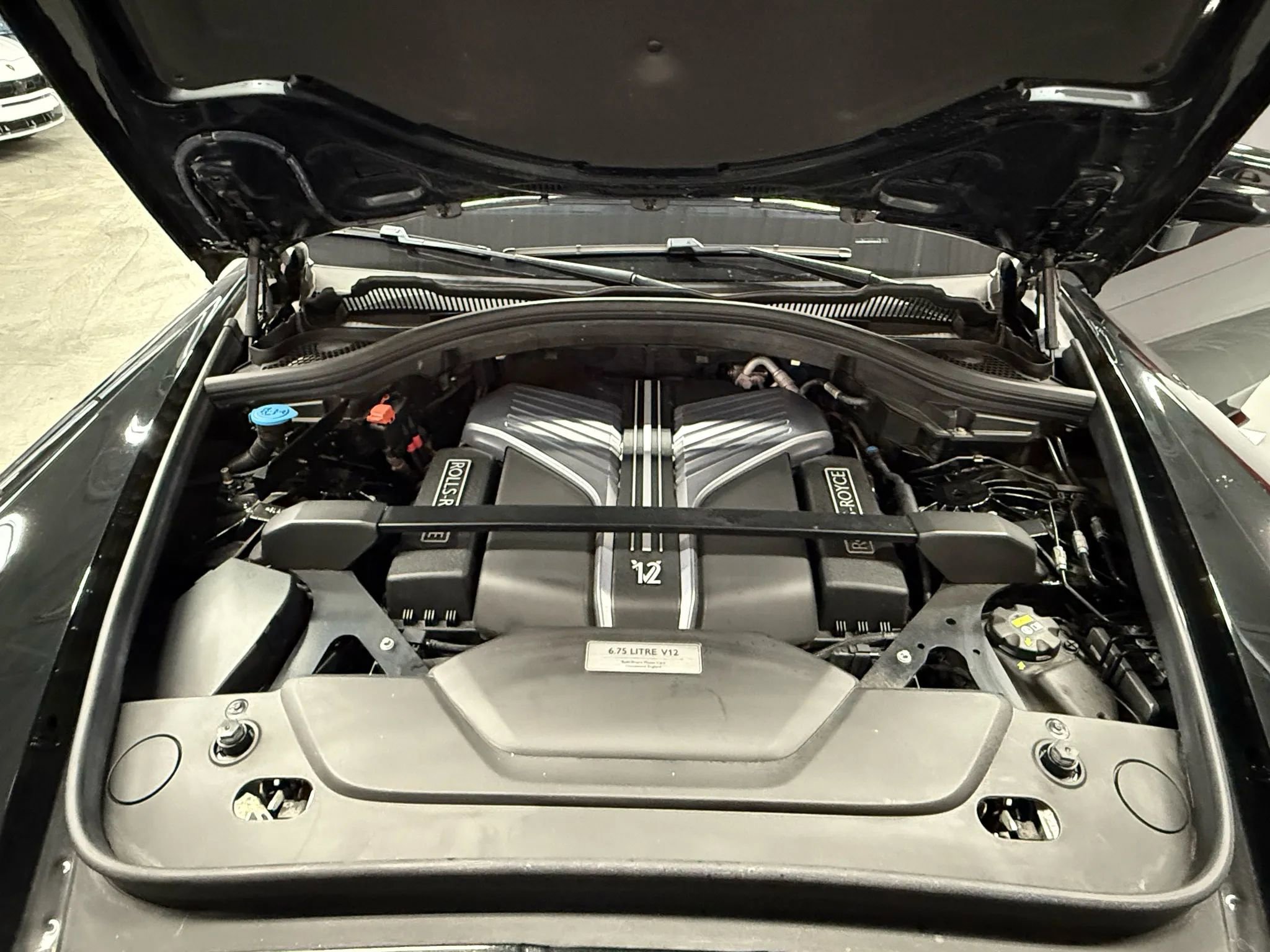 Used 2022 Rolls-Royce Cullinan Black Badge w/ Dark Exterior Package image 86